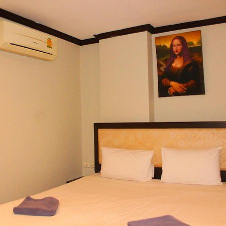 Hollywood Inn Hotel Patong Екстериор снимка