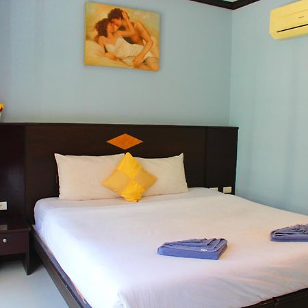 Hollywood Inn Hotel Patong Екстериор снимка