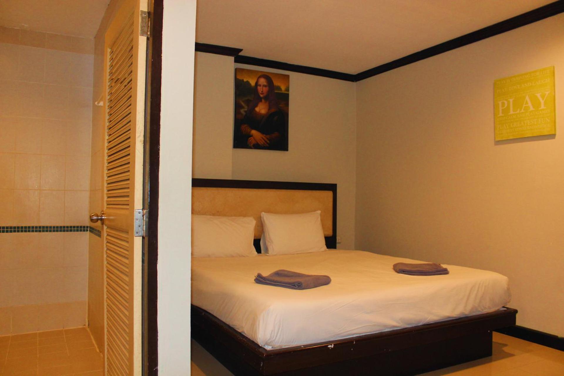 Hollywood Inn Hotel Patong Екстериор снимка