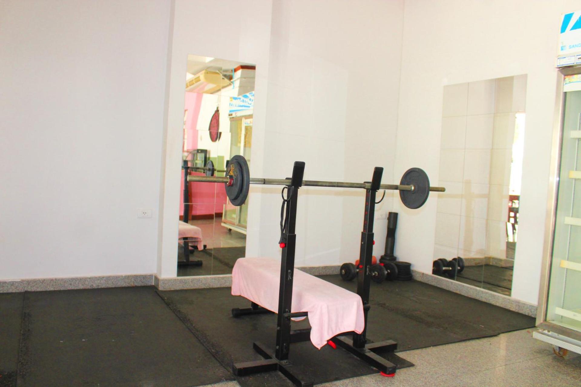 Hollywood Inn Hotel Patong Екстериор снимка