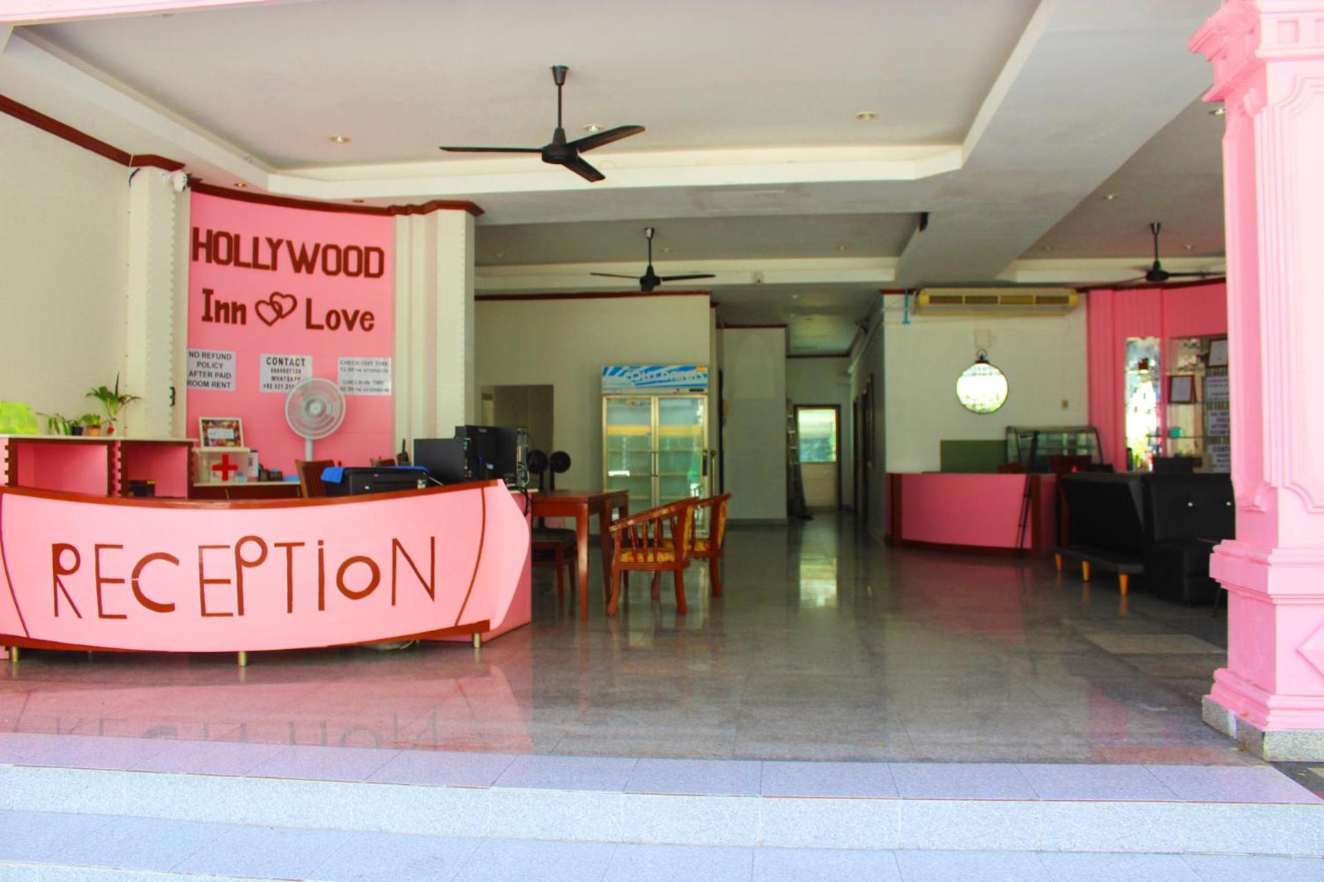 Hollywood Inn Hotel Patong Екстериор снимка