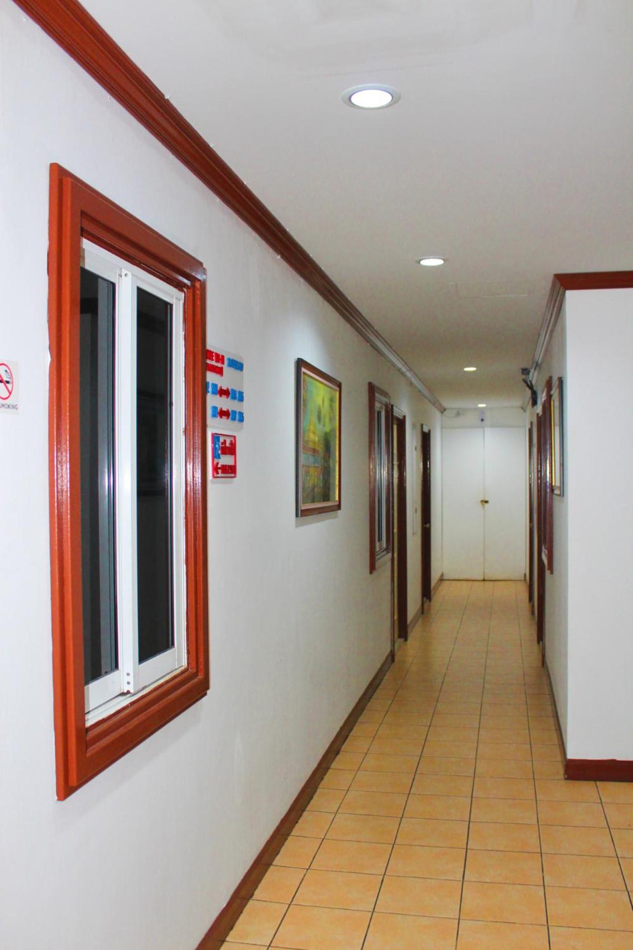 Hollywood Inn Hotel Patong Екстериор снимка