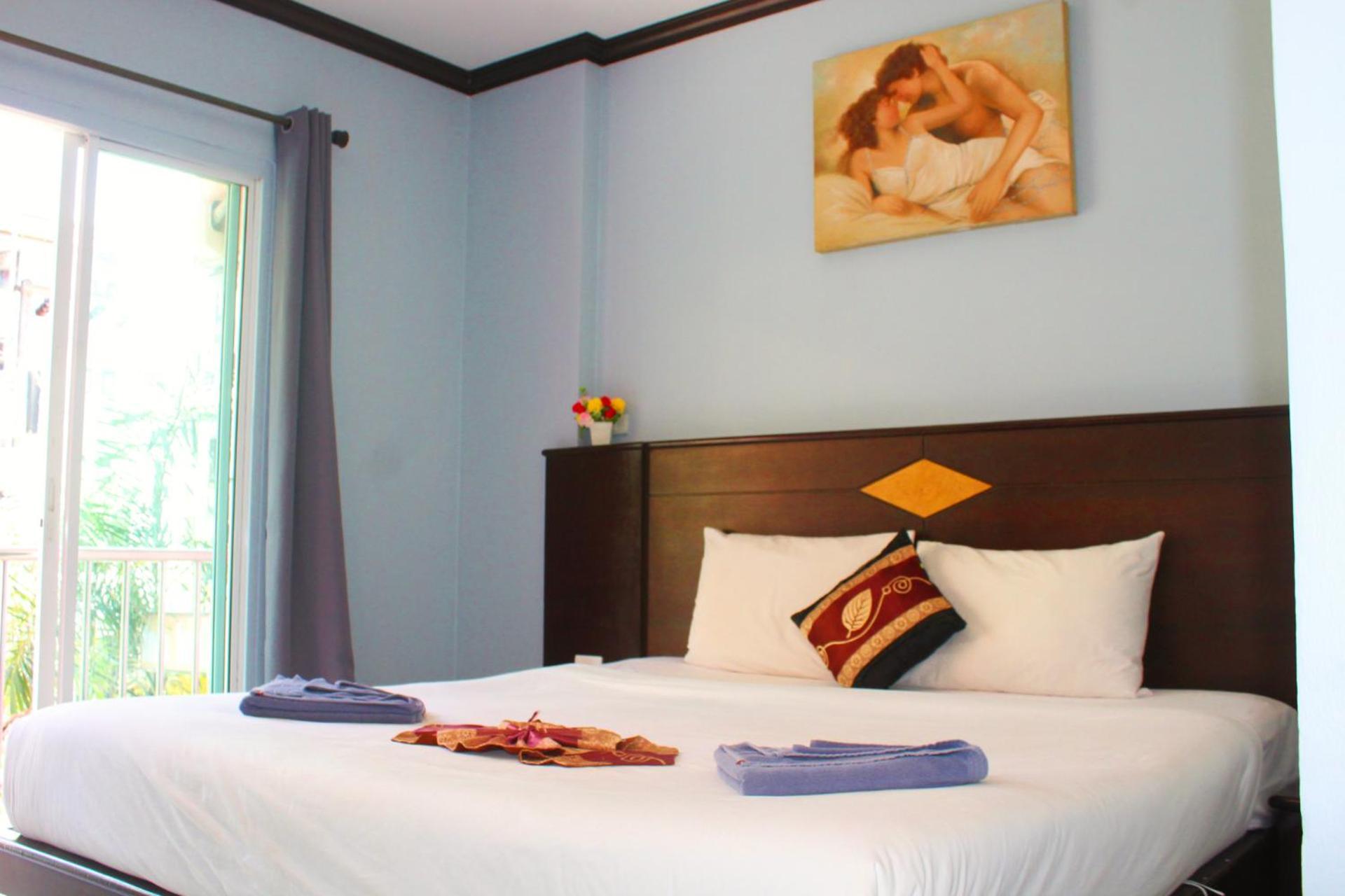 Hollywood Inn Hotel Patong Екстериор снимка