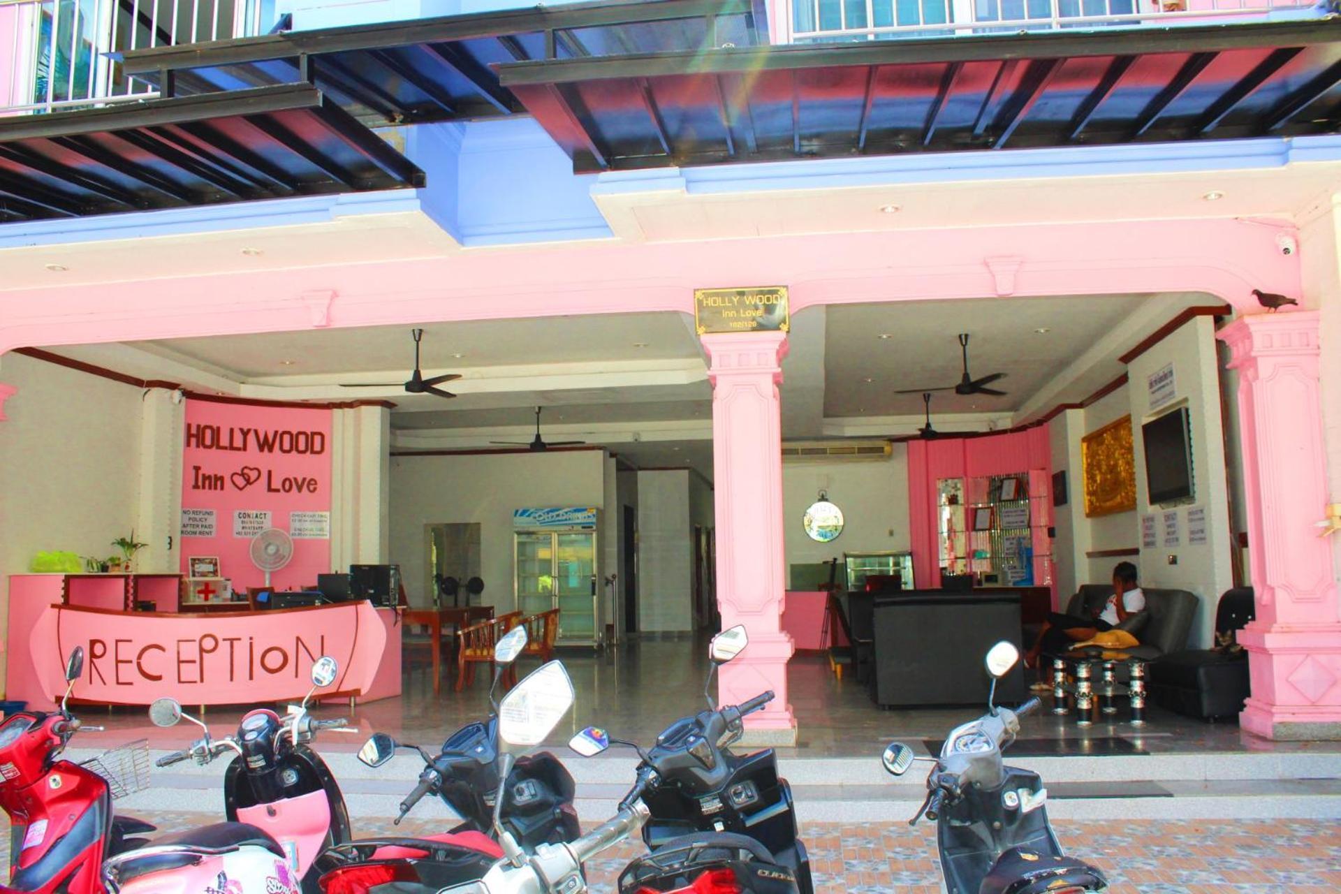 Hollywood Inn Hotel Patong Екстериор снимка